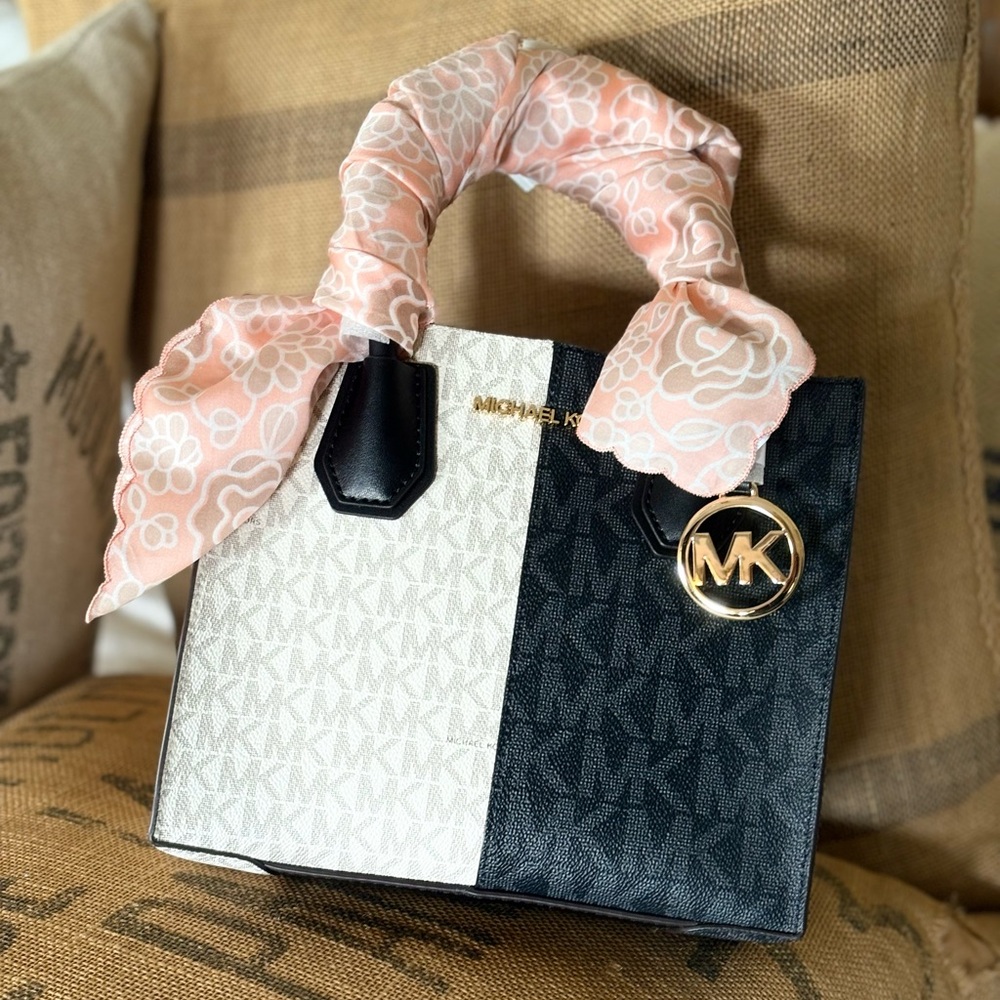 NWT  💯Authentic Michael Kors Medium Two-Tone Logo Crossbody Bag in Black